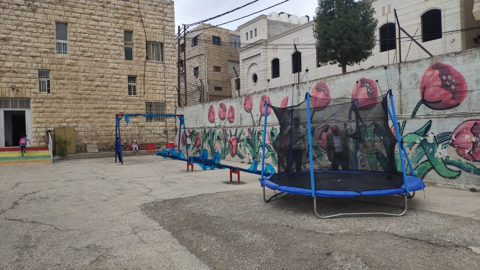 المركز الفلسطيني للاتصال والسياسات التنموية  | اختتام مشروع - المدرسة الانجيلية العربية 
